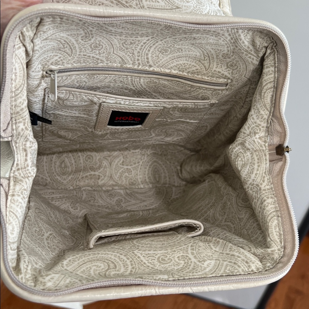 Hobo International crossbody handbag - Picture 8 of 14